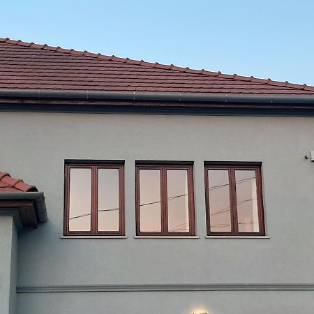 Megyeri Apartman Pócsmegyer 외부 사진